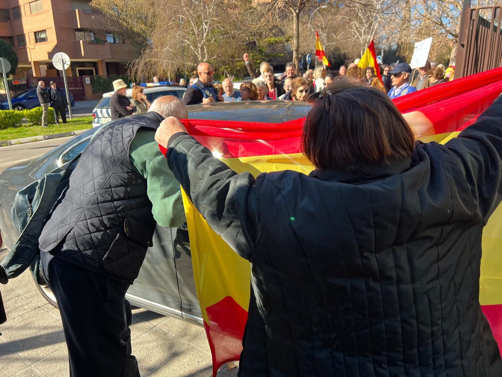 Protestas ante la sede de la CEE