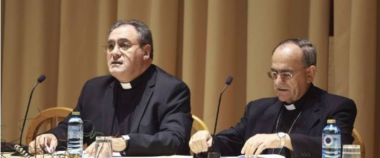 Los obispos de Salamanca (Carlos López) y Ávila (José María Gil Tamayo)