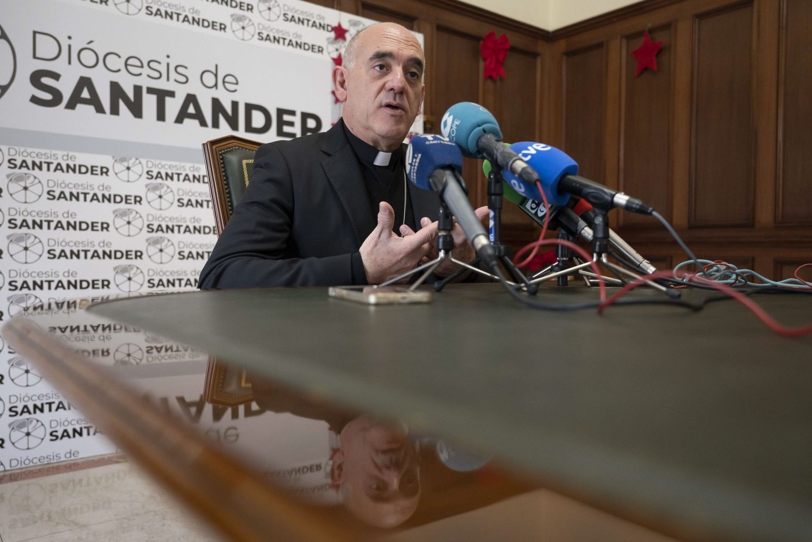 Arturo Ros, obispo de Santander