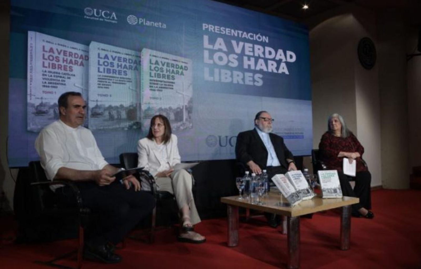 Fabricio Forcat, Marcela Mazzini, Carlos Galli y Nieves Tapia en la presentación