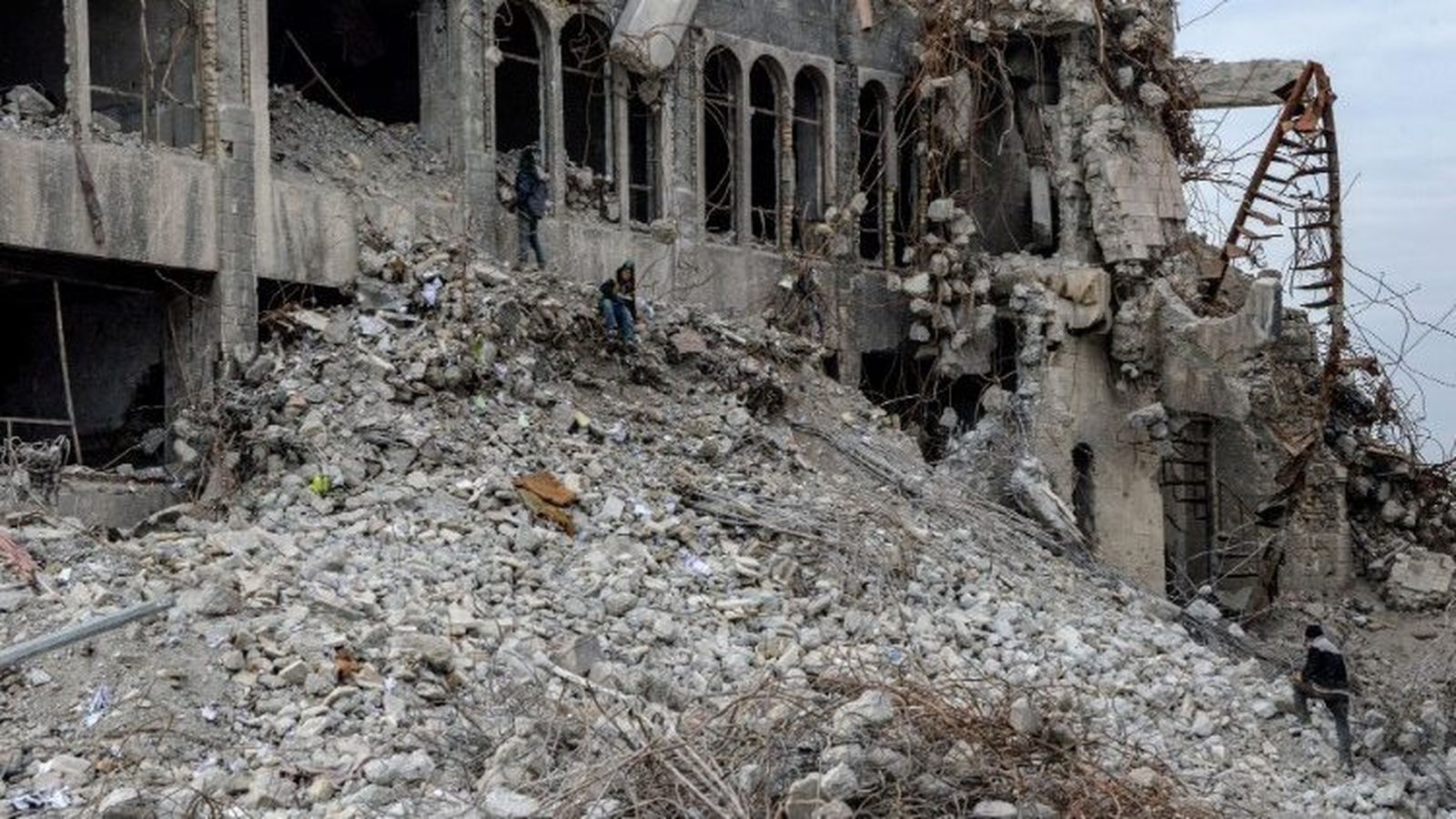 Edificio tras un bombardeo