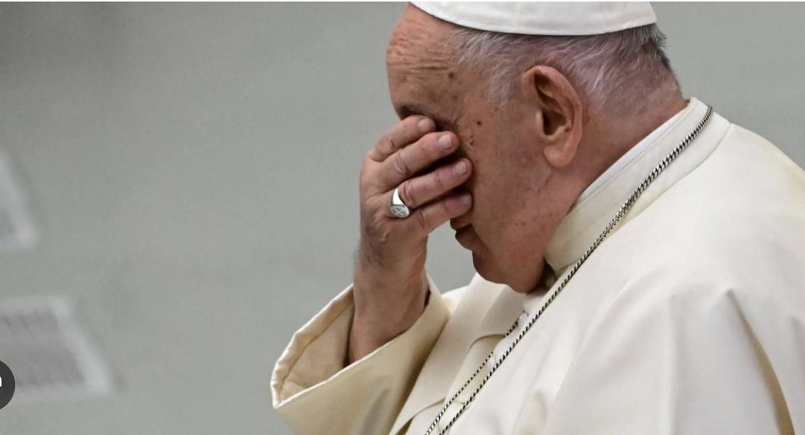 El papa sufre una bronquitis