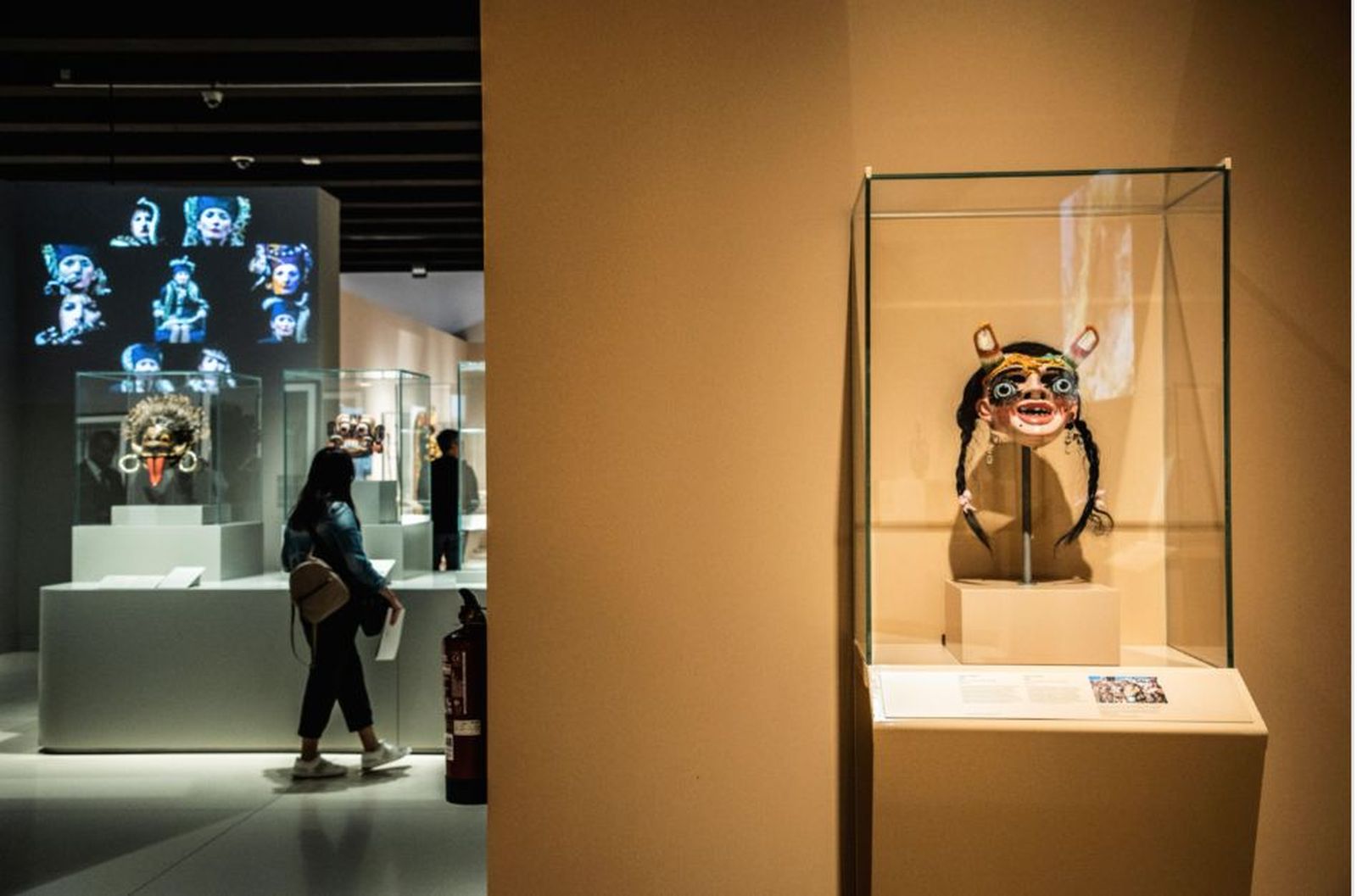 Muestra Veneradas y temidas. El poder femenino en el arte y las creencias, en CaixaForum Madrid.