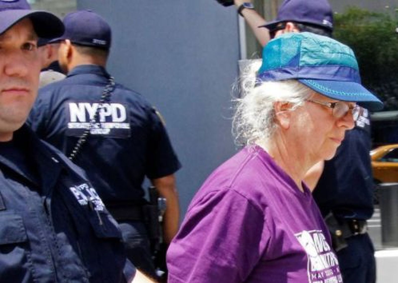 M. Hennessy, pacifista católica estadounidense