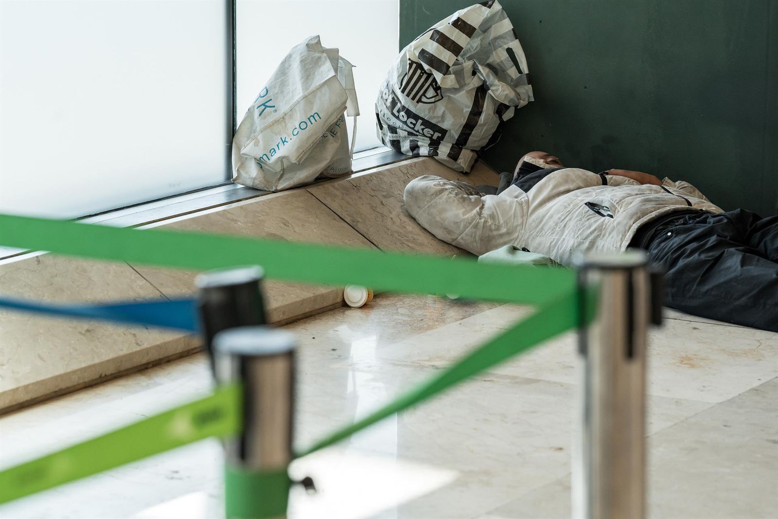 Durmiendo en el Aeropuerto Adolfo Suárez de Madrid