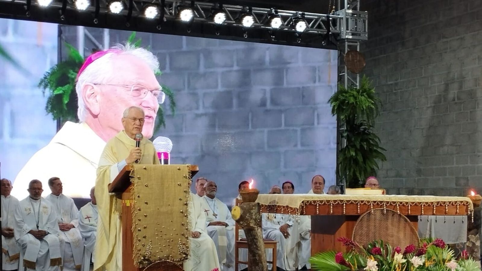 Cardenal Steiner en la apertura del MUTICOM - Foto Emmanuel Grieco