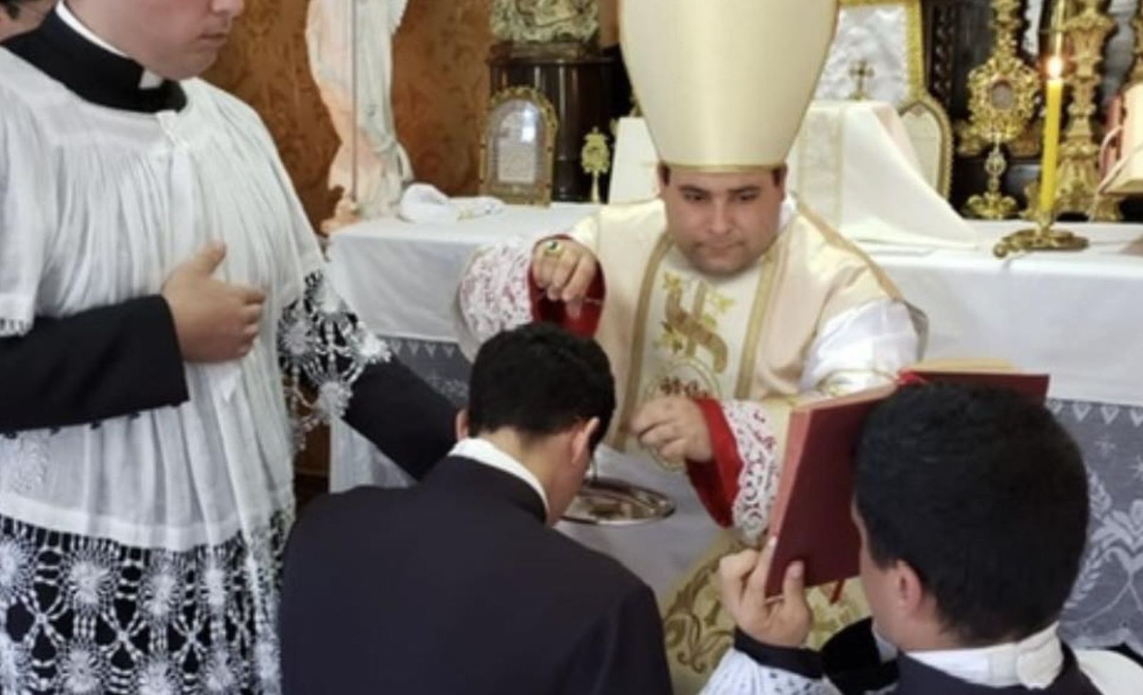 El obispo Ribeiro y el seminarista Cavalcante