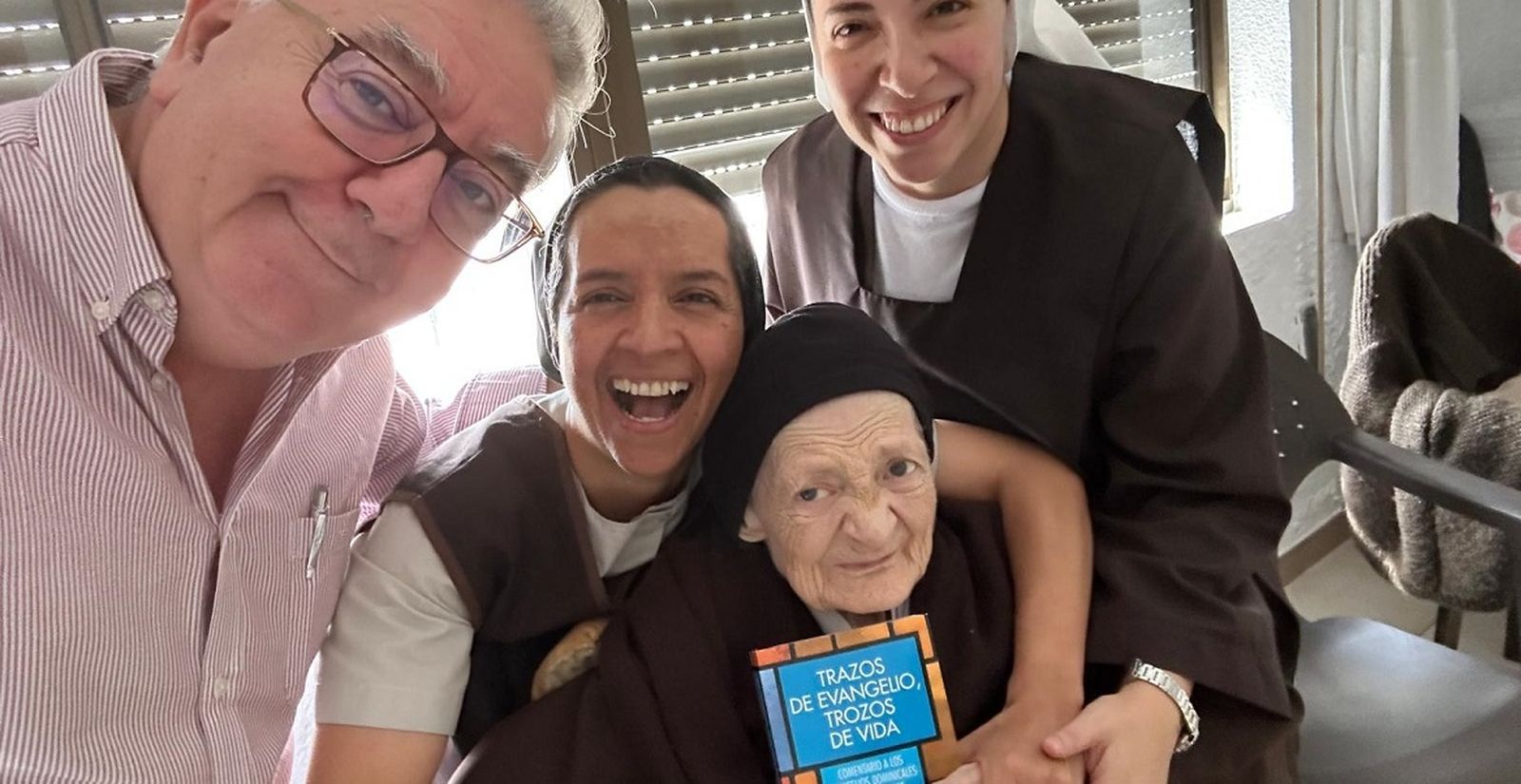 El que ama cumple la ley entera. El absoluto que enamora