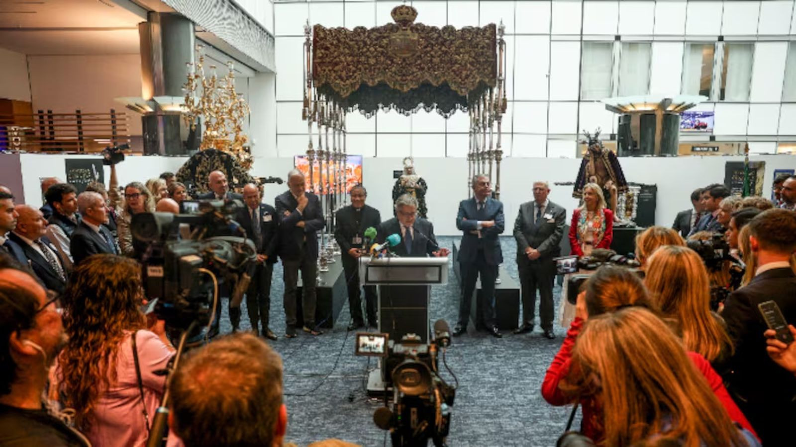 Sevilla muestra en Bruselas el arte de su Semana Santa