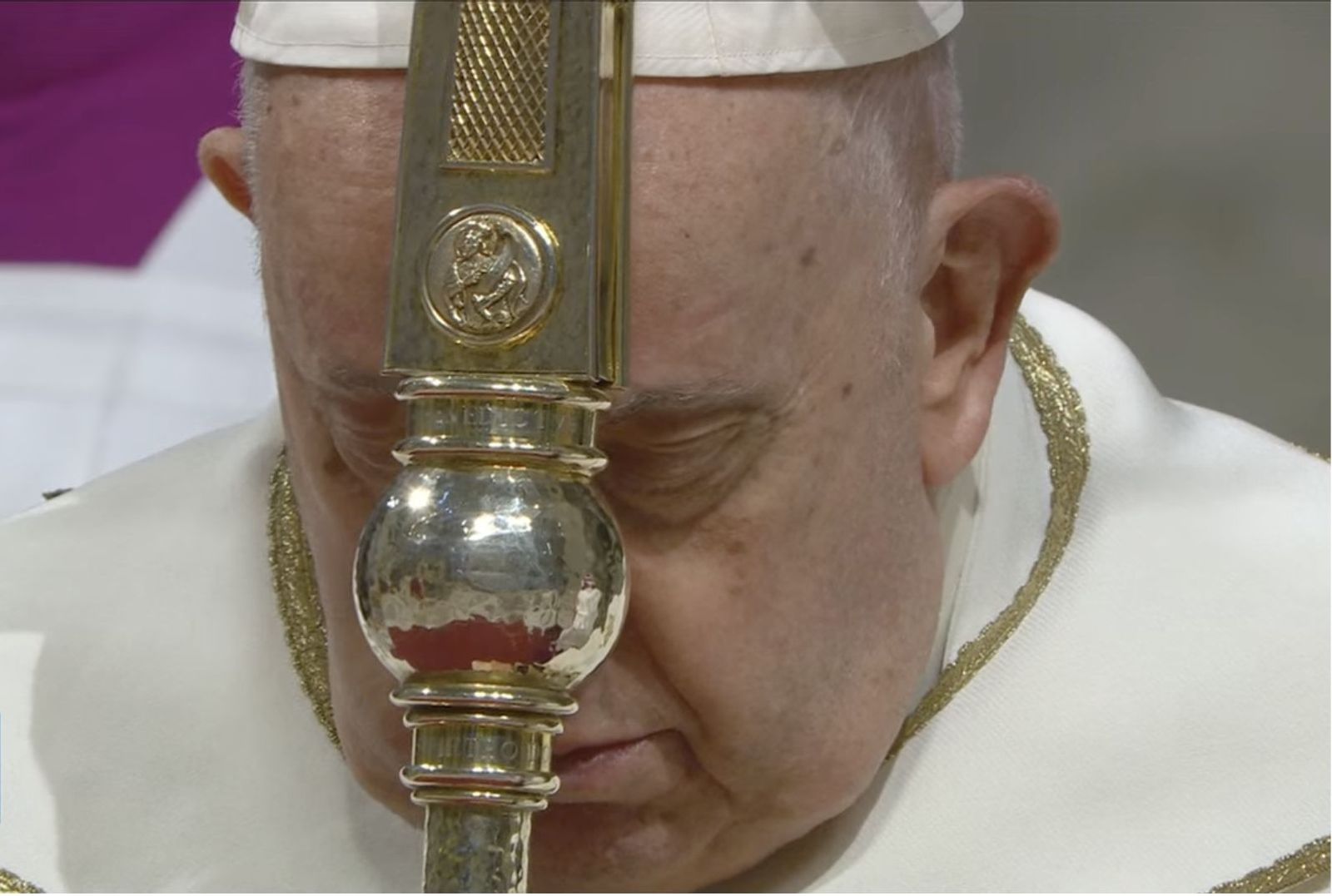 Francisco, recogido en oración