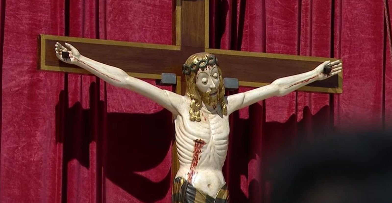 La cruz del Vaticano