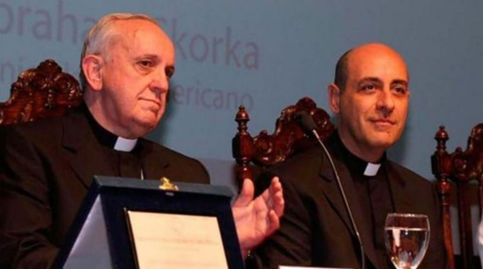 Monseñor Fernández y el cardenal Bergoglio en la UCA