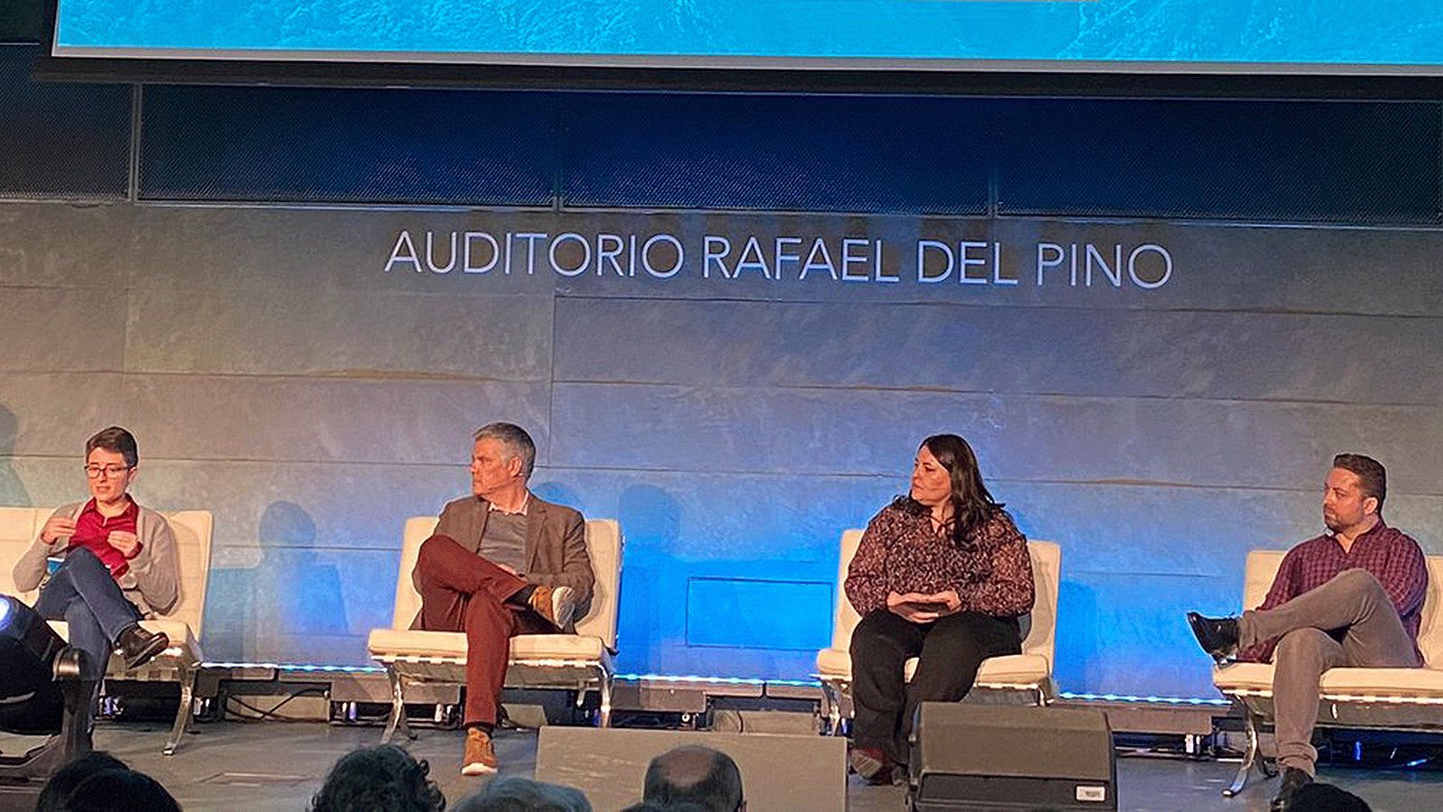 Participantes en la mesa redonda titulada 'Diálogos In'