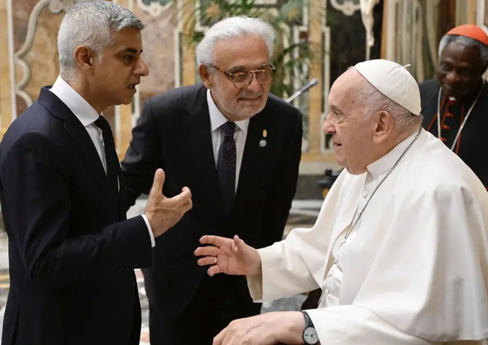 Sadiq Khan, alcalde de Londres, con Francisco