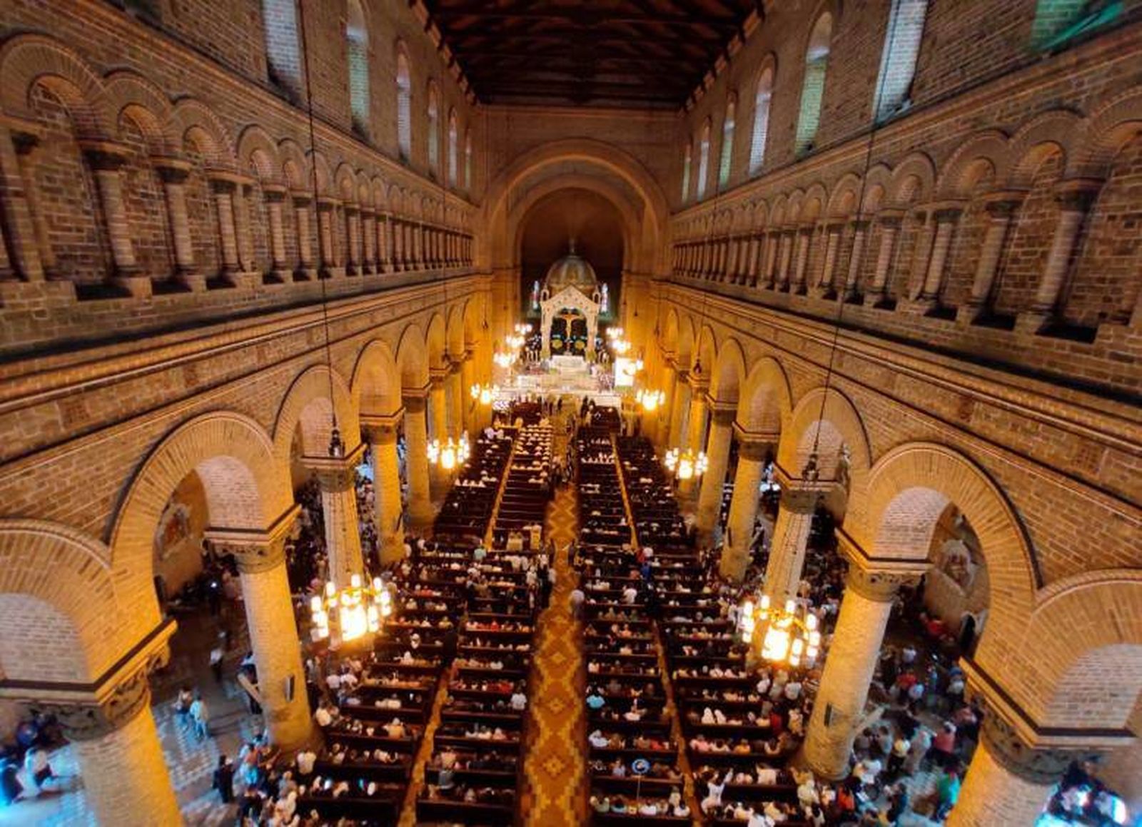 Beatificación de la madre María Berenice en la catedral de Medellín