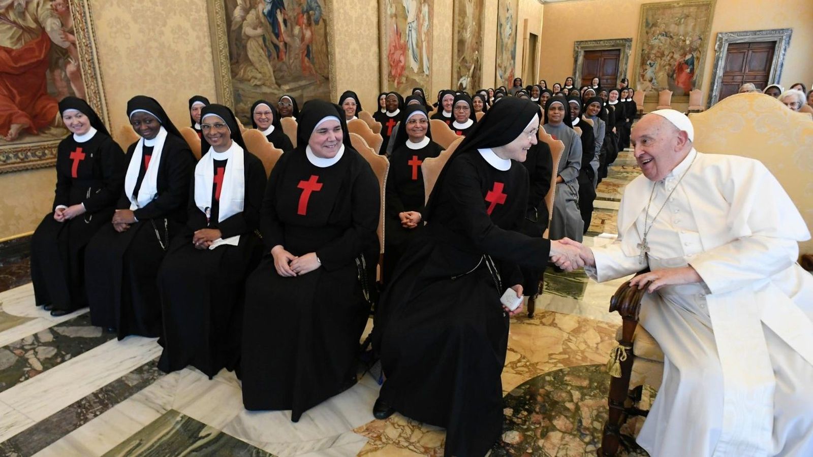 Audiencia del Papa a las Participantes en los Capítulos Generales de las Hermanas Hospitalarias y de las Hijas de San Camilo