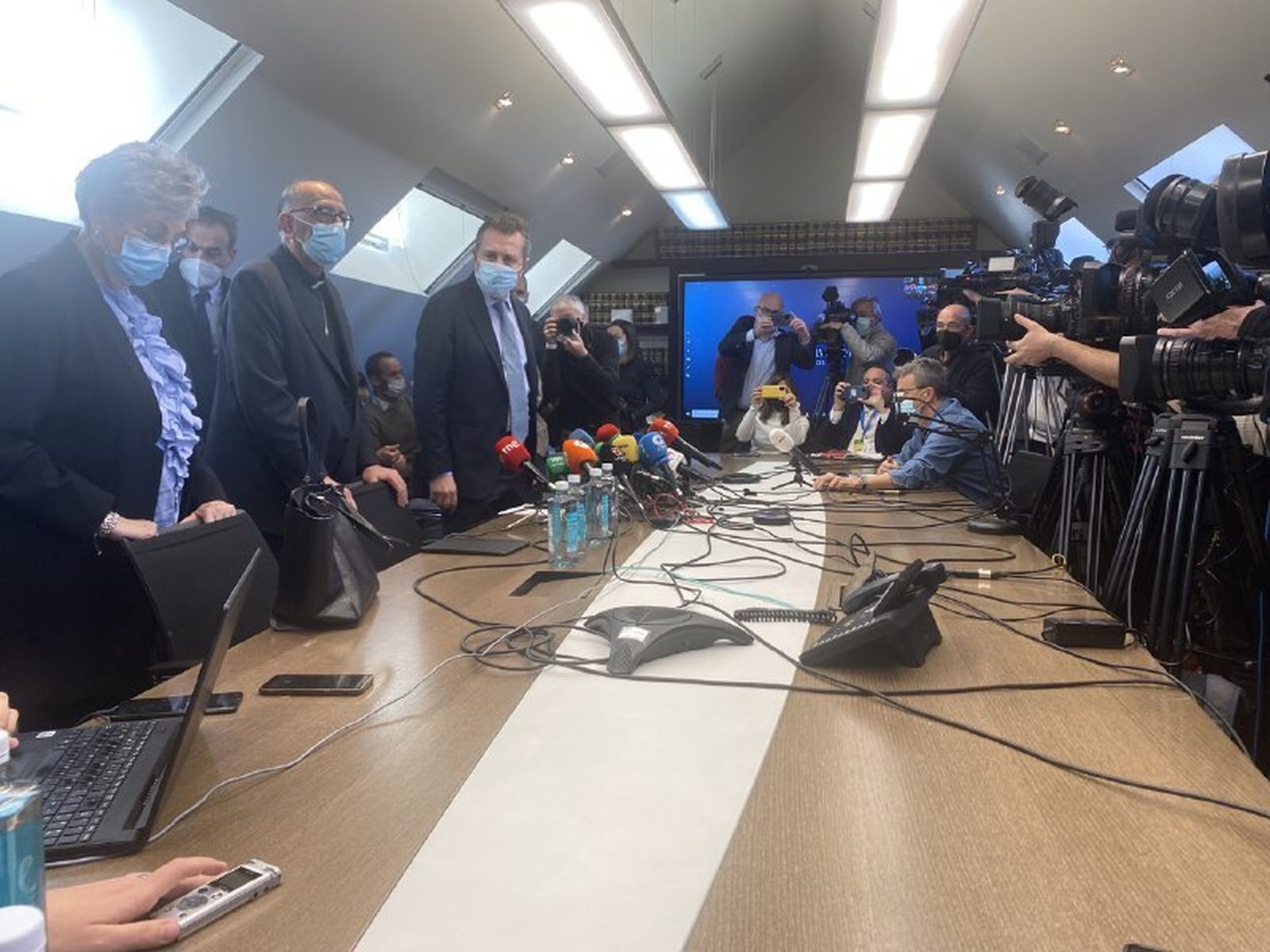 Rueda de prensa en Cremades