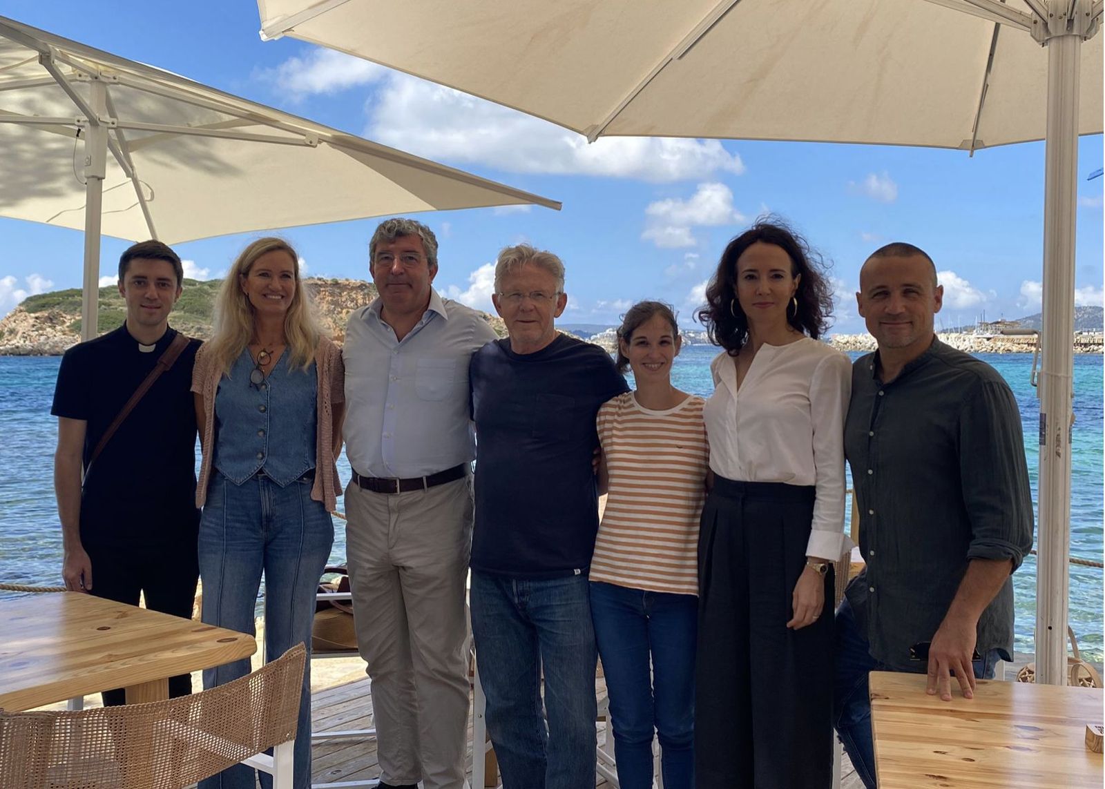 Los promotores del chiringito solidario de una parroquia de Mallorca