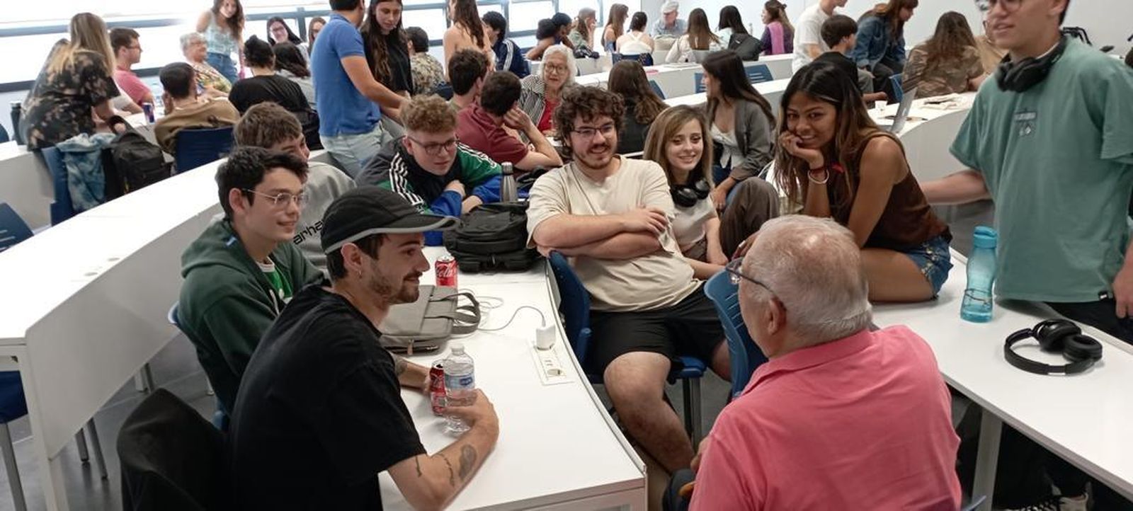 La escucha a los mayores es uno de los temas tratados