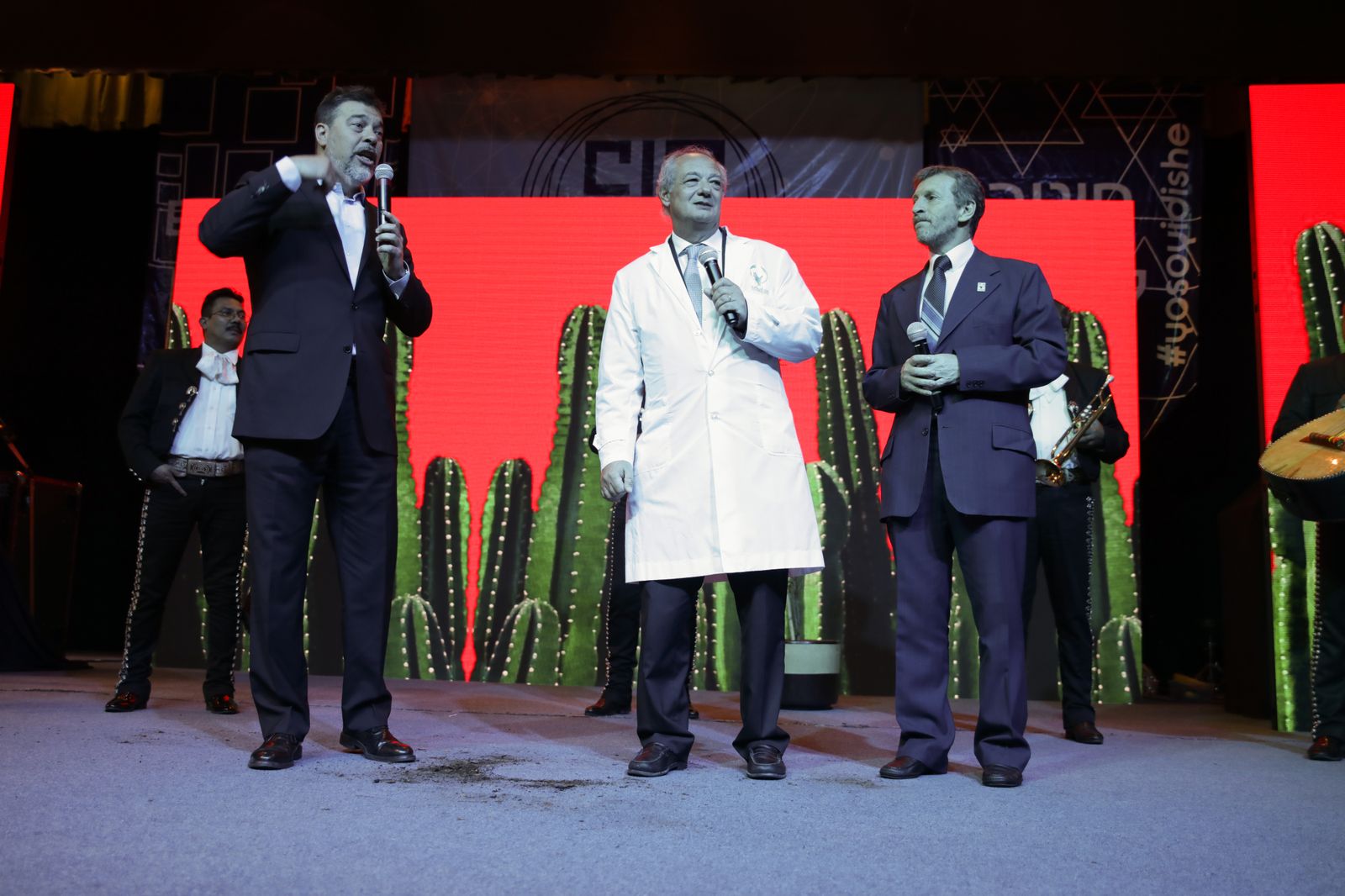 Mensajes de los organizadores del encuentro a los jóvenes en la clausura