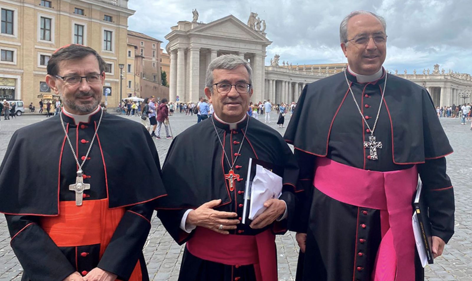 Argüello, Cobo y Magán, con los medios