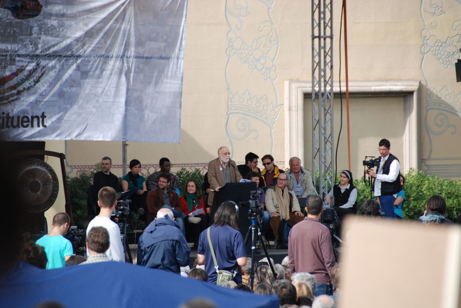 Oliveres durante el acto central del Procés Constituent, impulsado junto a Teresa Forcades.