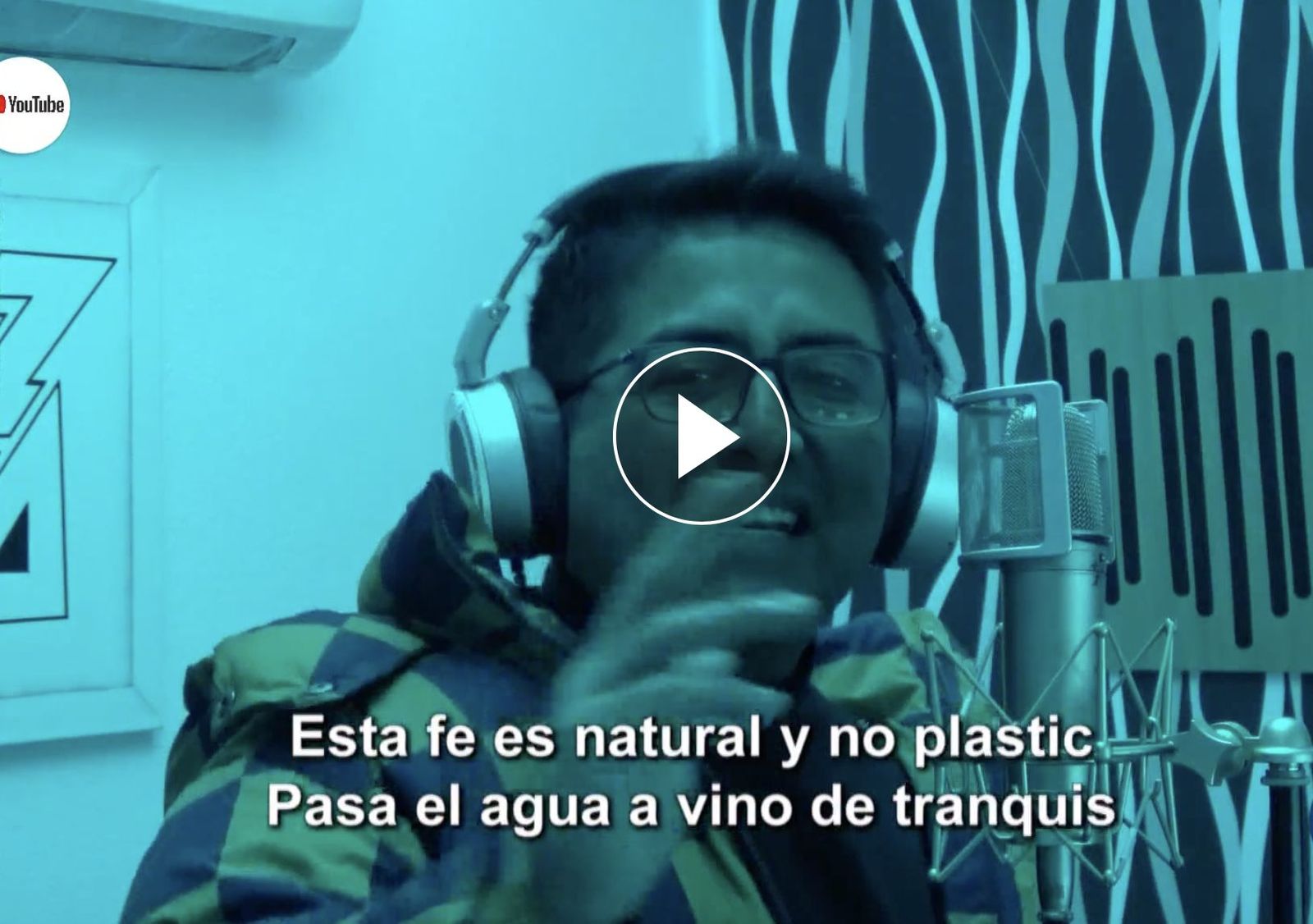 El P. Frank Suárez, con un tema de Nathy Peluso