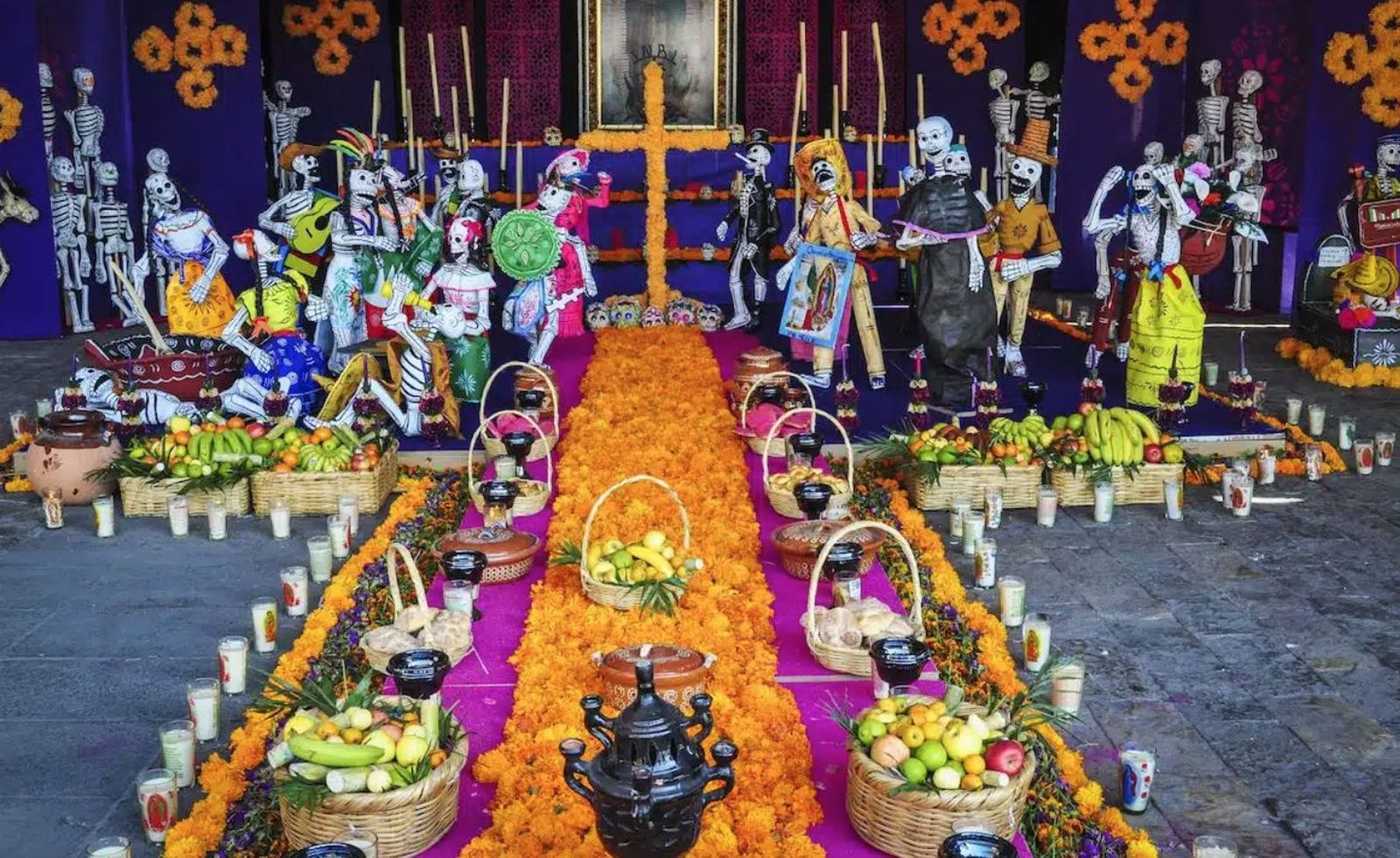 Ofrenda del Día de Muertos. México