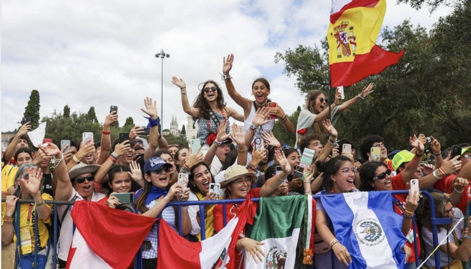 Banderas de España y Portugal en la JMJ