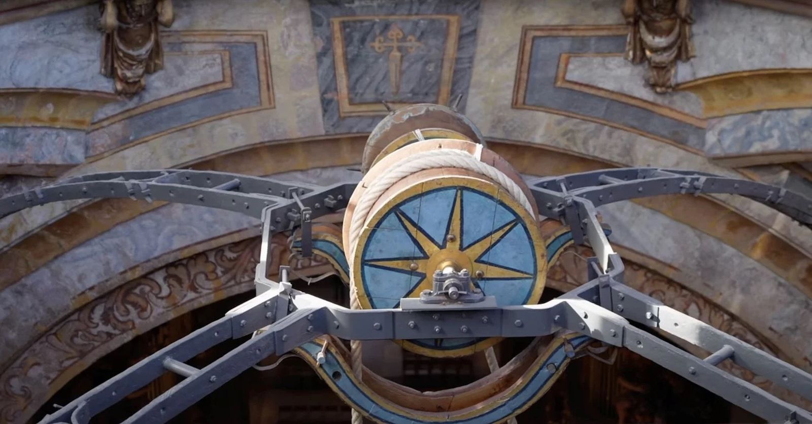 Mecanismo del Botafumeiro en la catedral de Santiago de Compostela