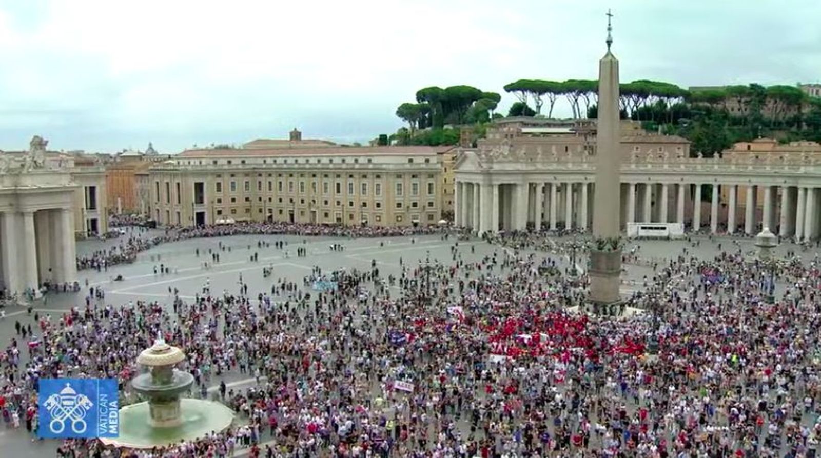 Miles de fieles en San Pedro