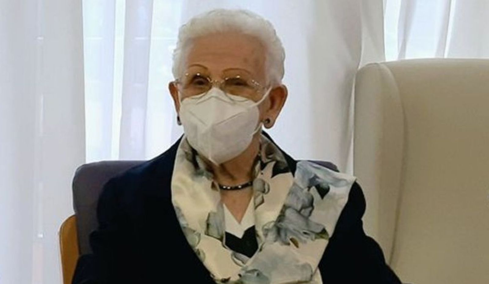 Araceli, la primera vacunada en España