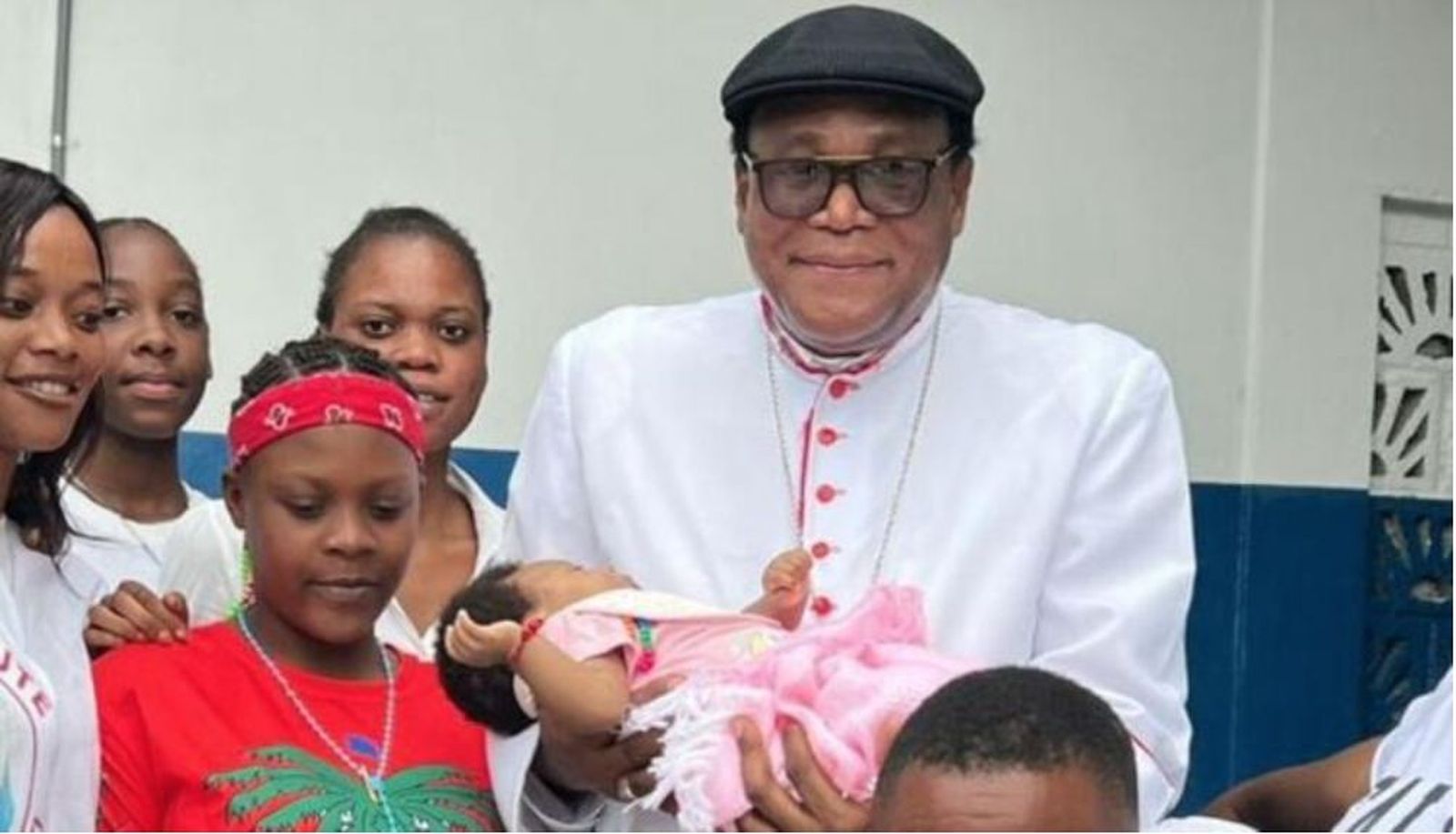 Monseñor Pierre-André Dumas en Haití