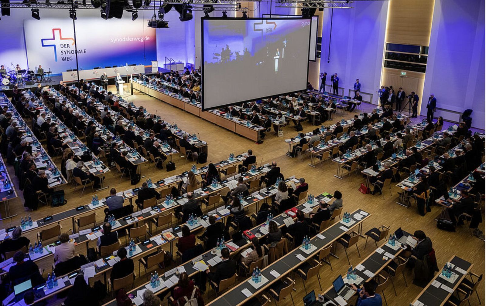 Los 230 delegados del Camino Sinodal se reúnen en Fráncfort