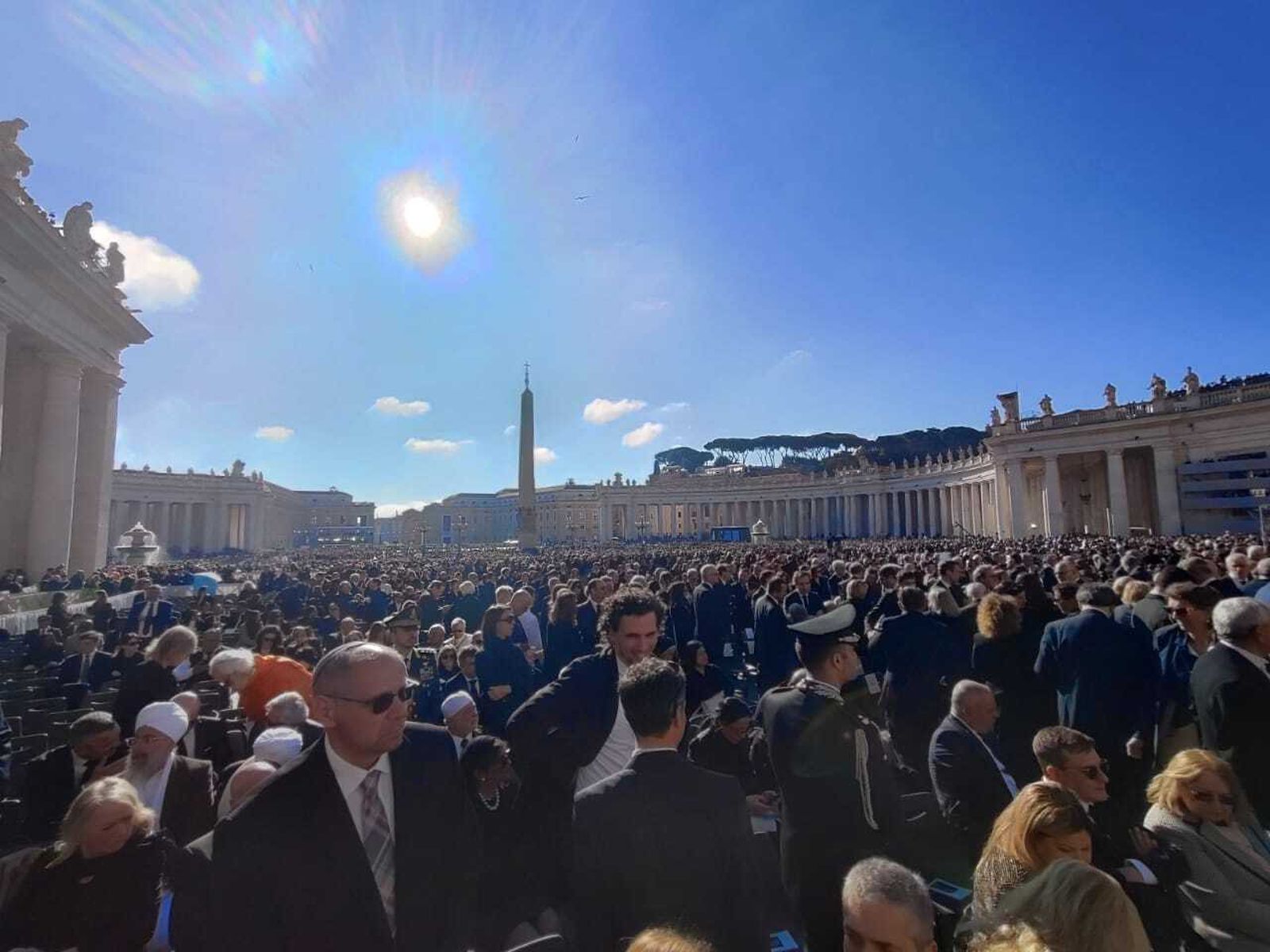 Una marea de gente se despide del Papa