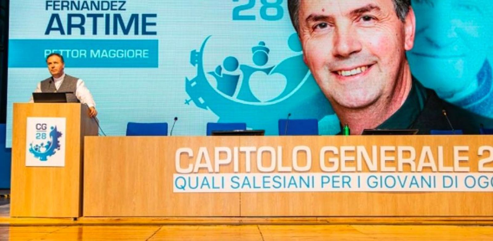 Fernández Artime, durante la presentación del informe