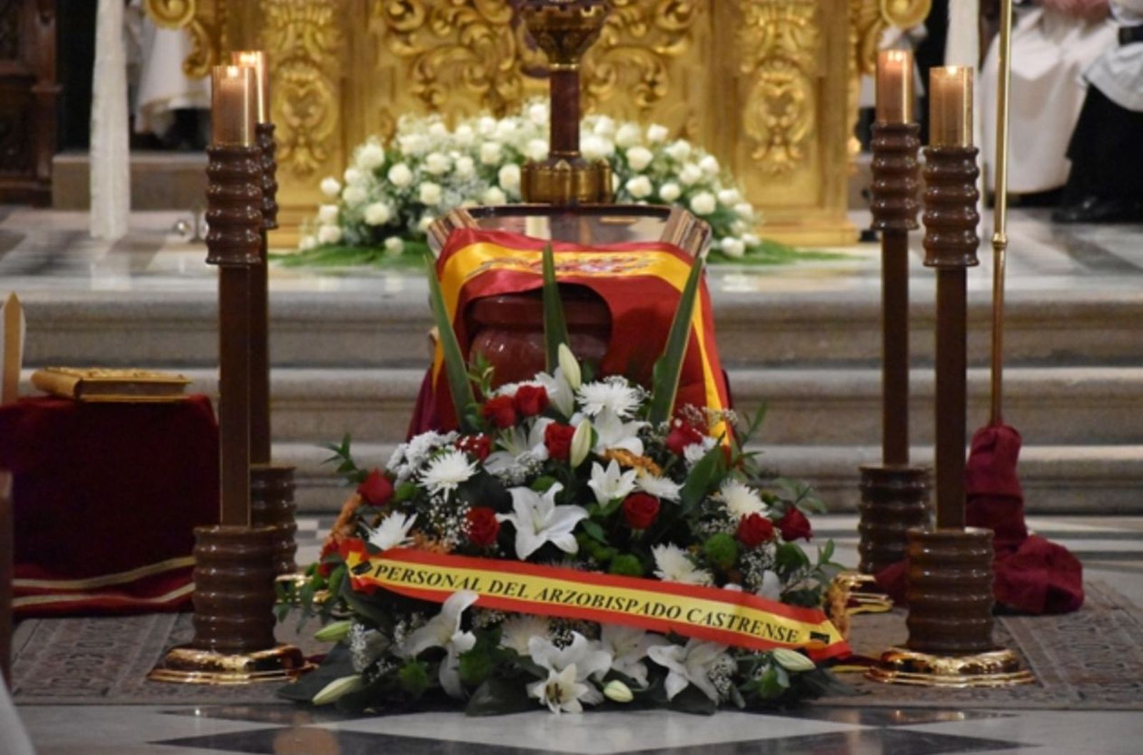 Féretro del cardenal Estepa