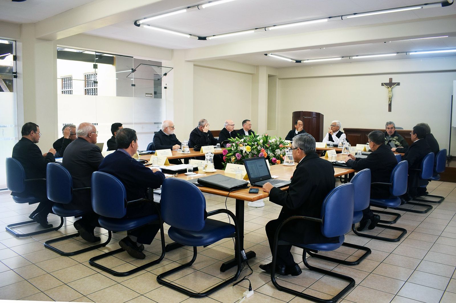 Obispos debaten en Lima para confraternizar y dialogar acerca de la Iglesia