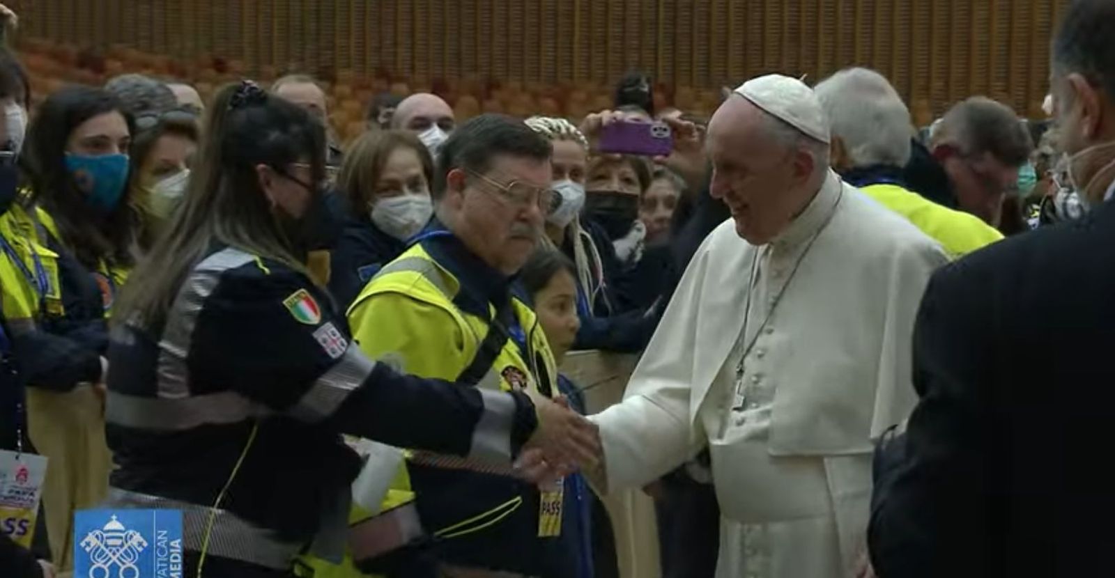 Papa saluda a los radioaficionados