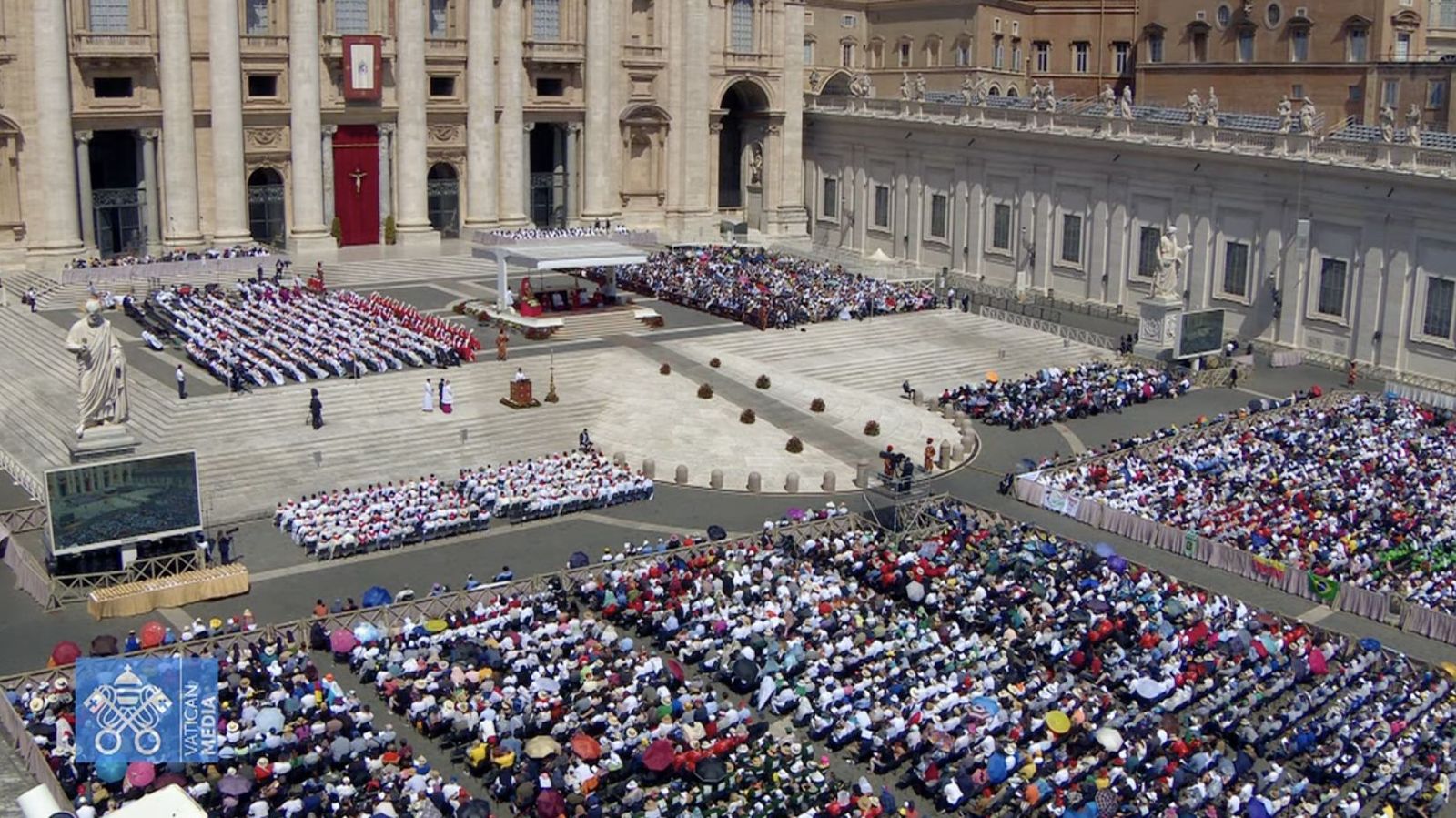Decenas de miles de fieles en San Pedro