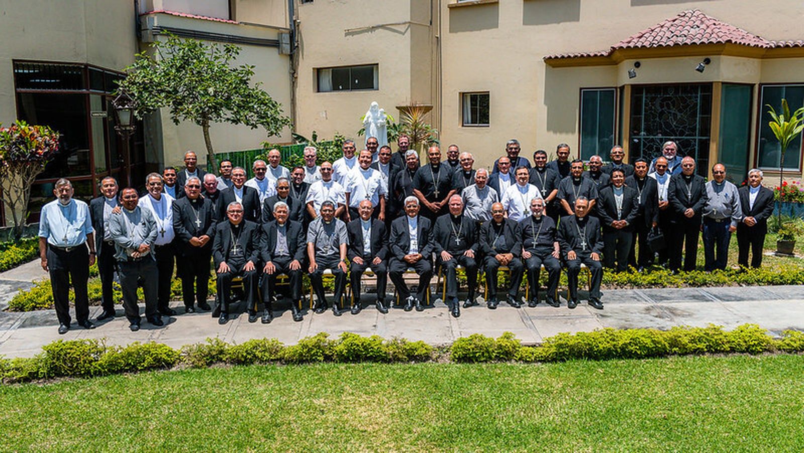 128 Asamblea de obispos de Perú