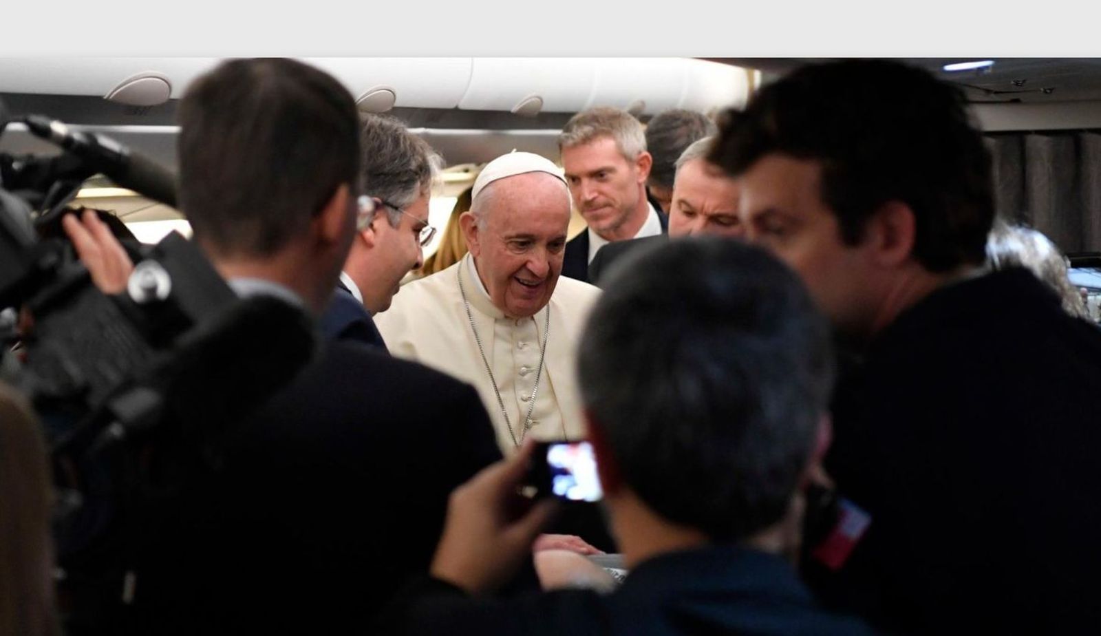 El Papa, con periodistas