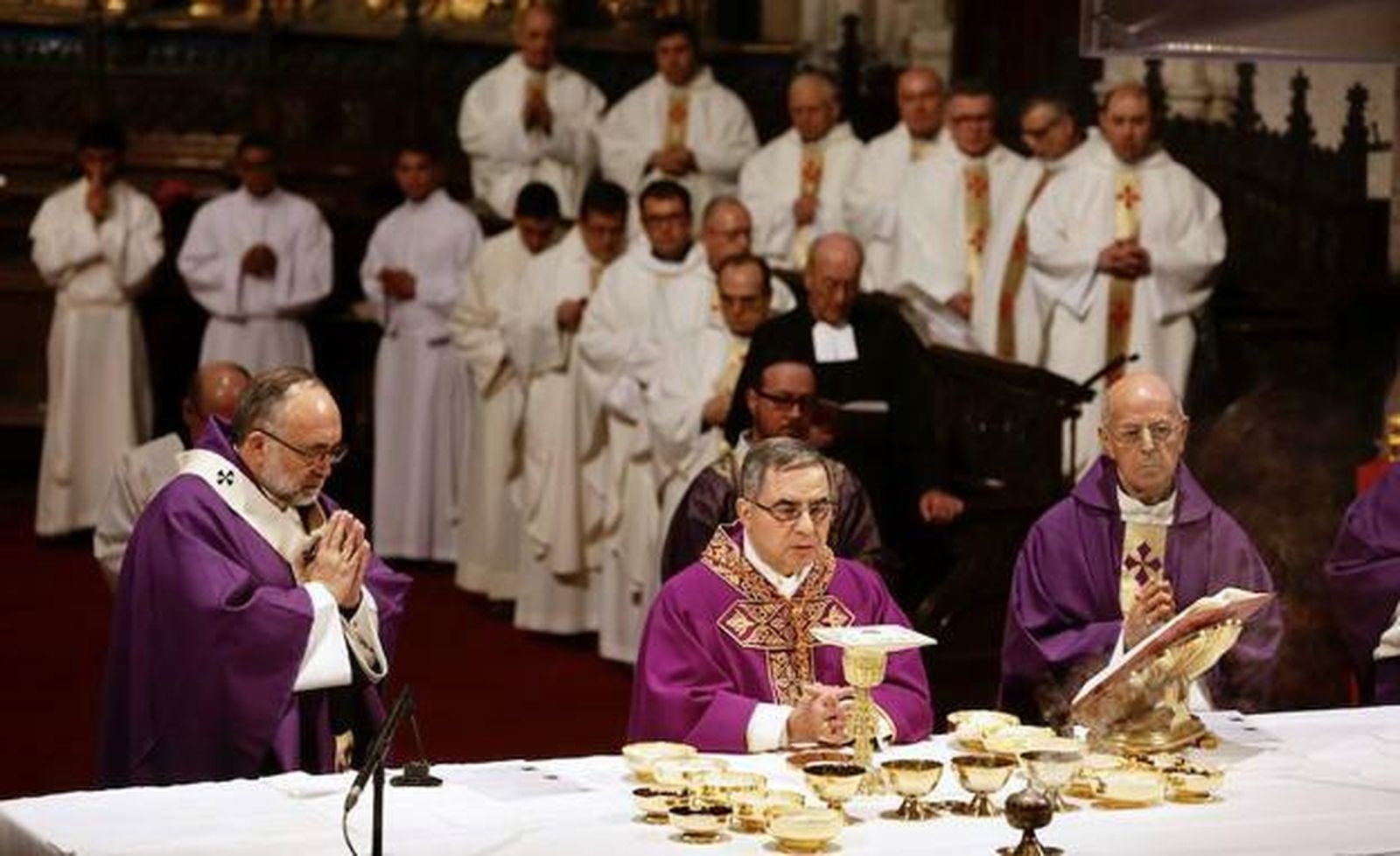 Sanz, Becciu y Blázquez, hoy, en la beatificación de los seminaristas mártires de Oviedo