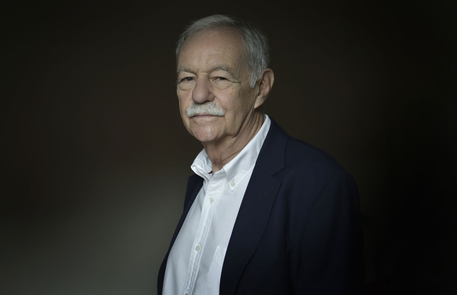 Mendoza atribuye los rasgos del hombre moderno a personajes bíblicos.