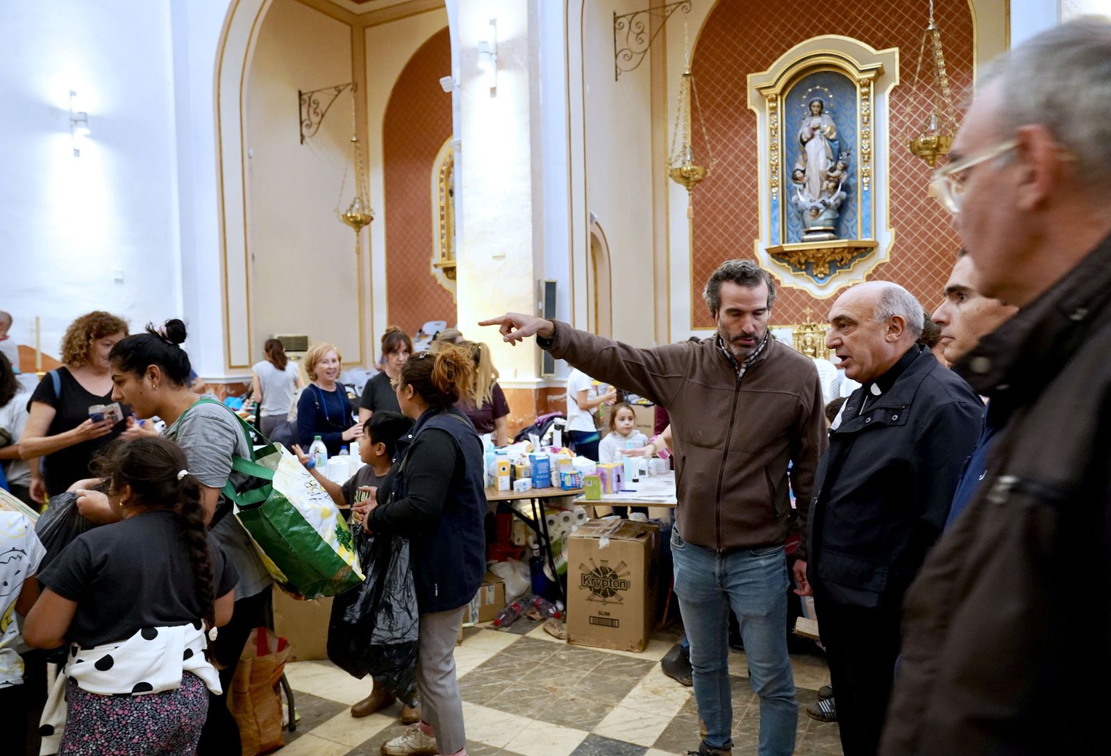 El arzobispo Benavent en la parroquia de La Torre