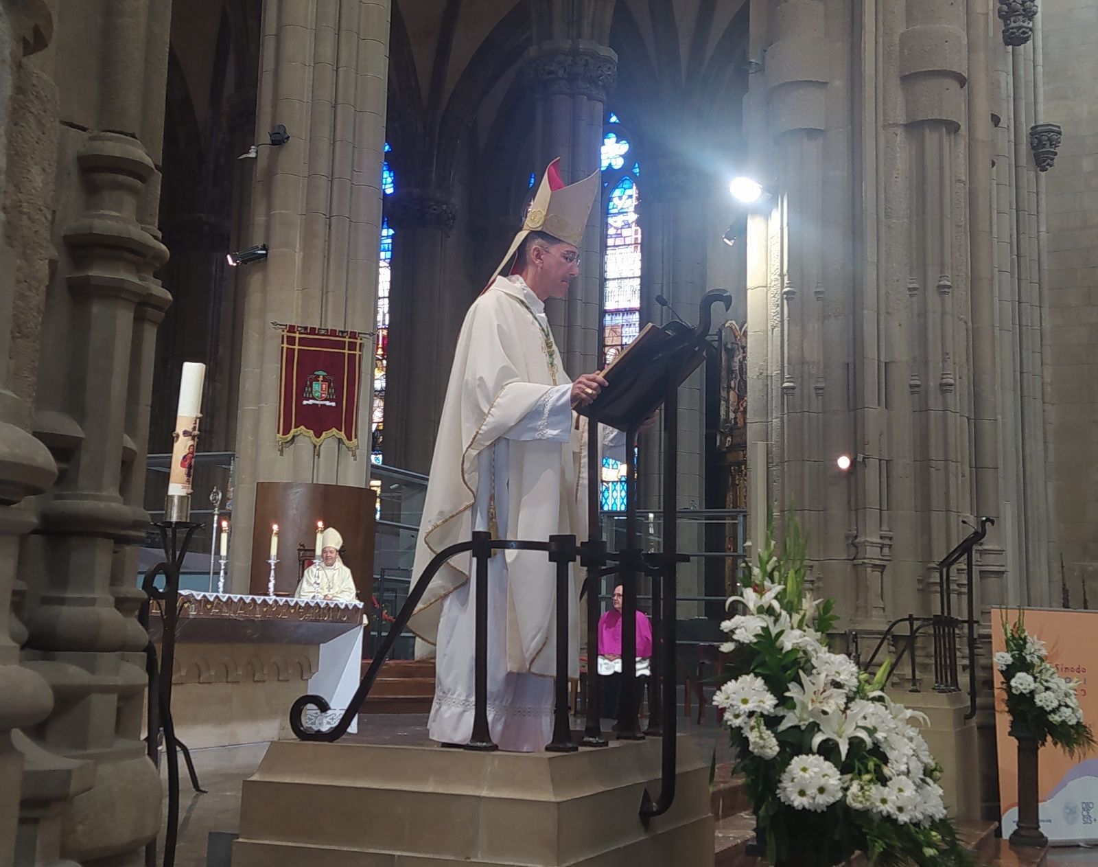 Monseñor Castillo: "Una parte de la diócesis de Vitoria está en Portoviejo, y una parte de mi diócesis está en Vitoria, tenía que conocerla."