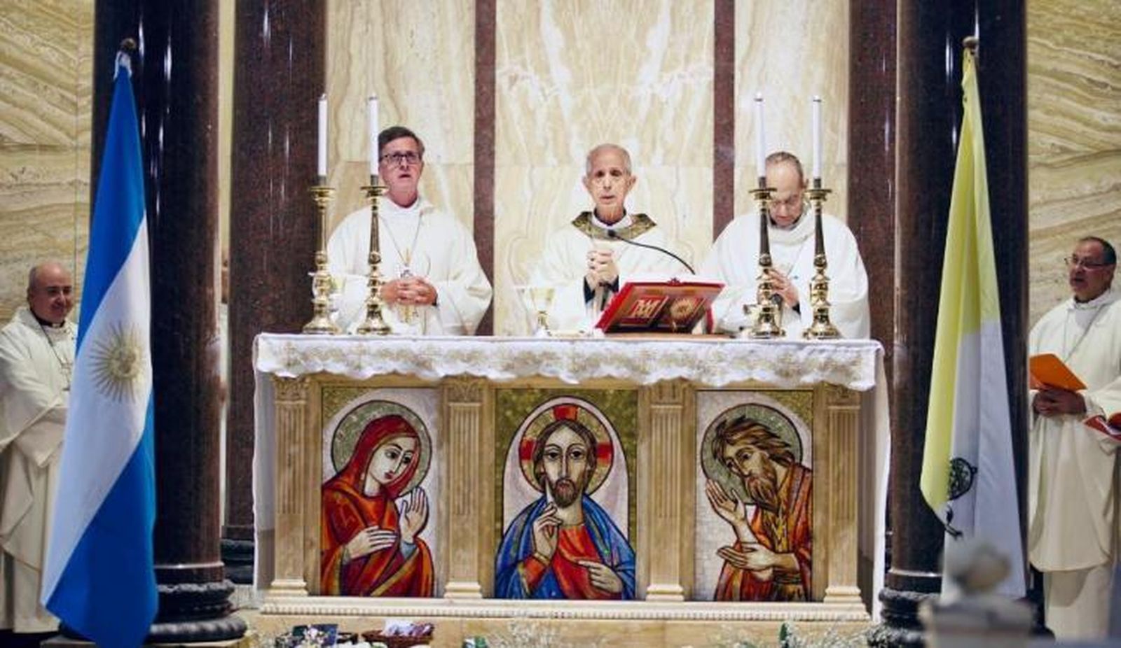 Cardenal Poli. Misa Acción de Gracias en Roma