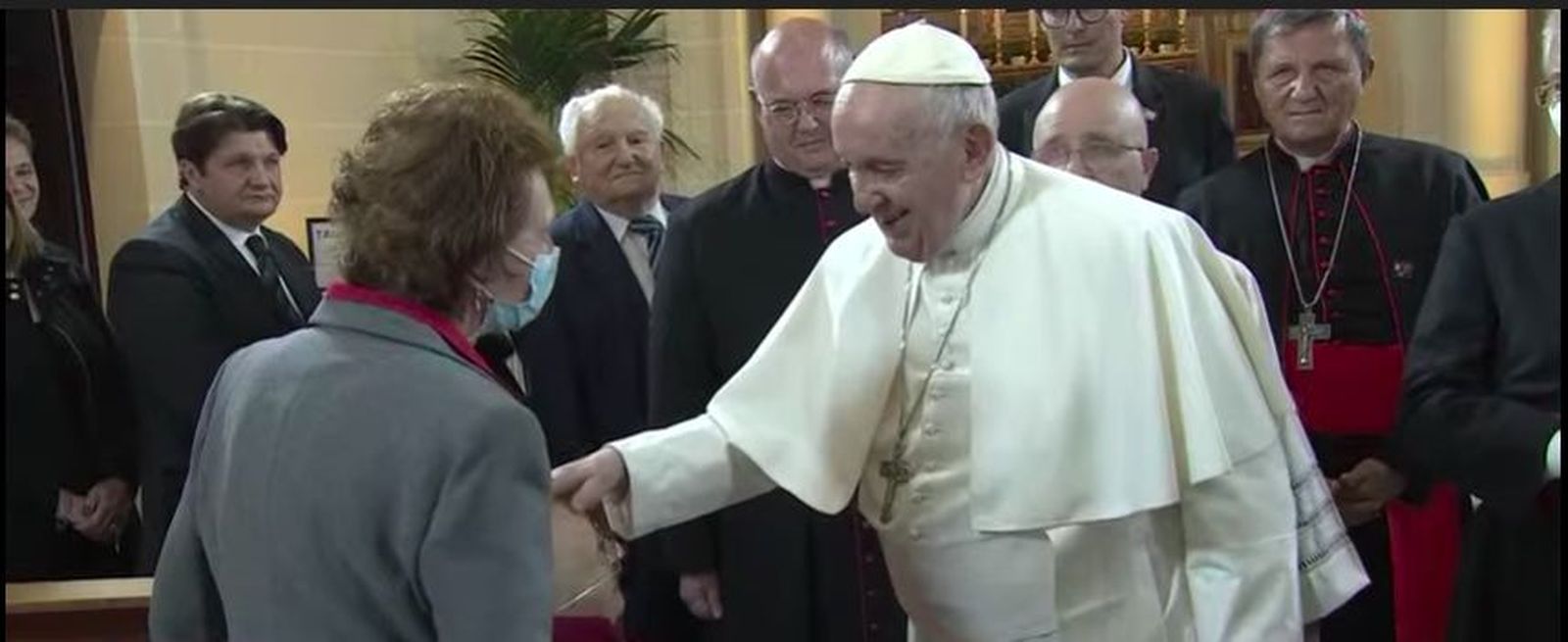 El Papa bendice a algunos enfermos