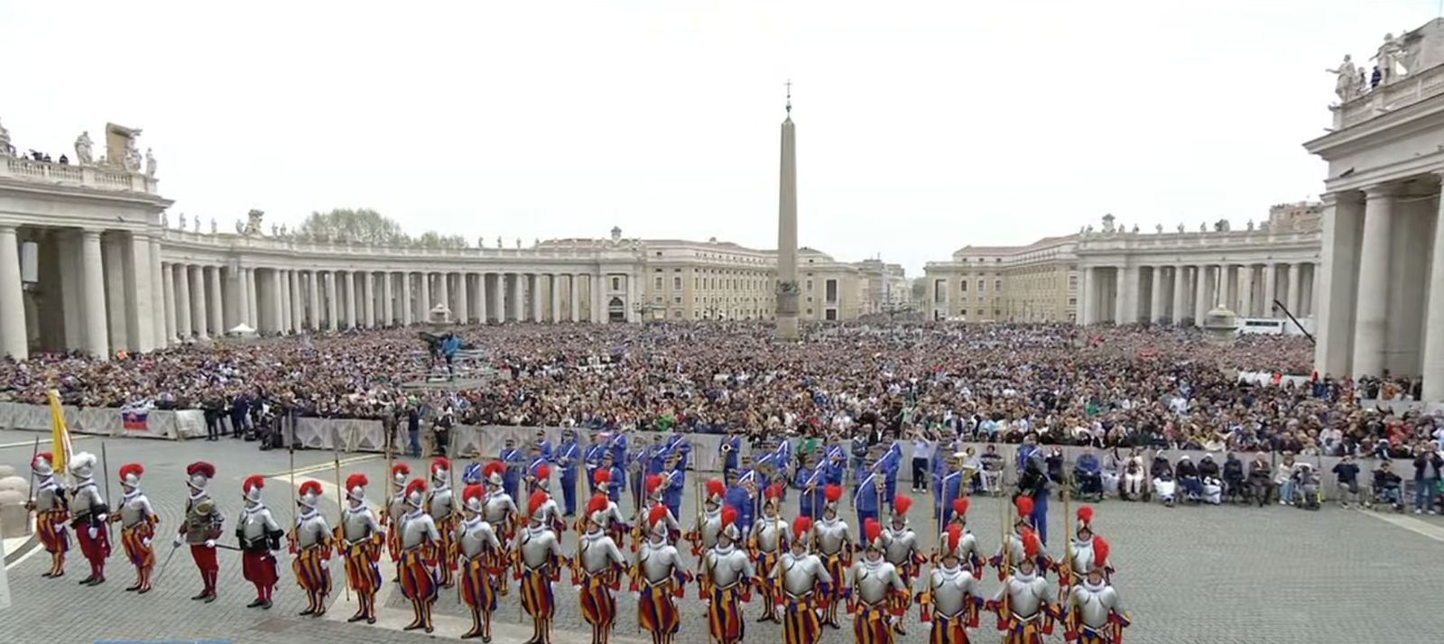 Bendición Urbi et Orbi en la plaza de San Pedro