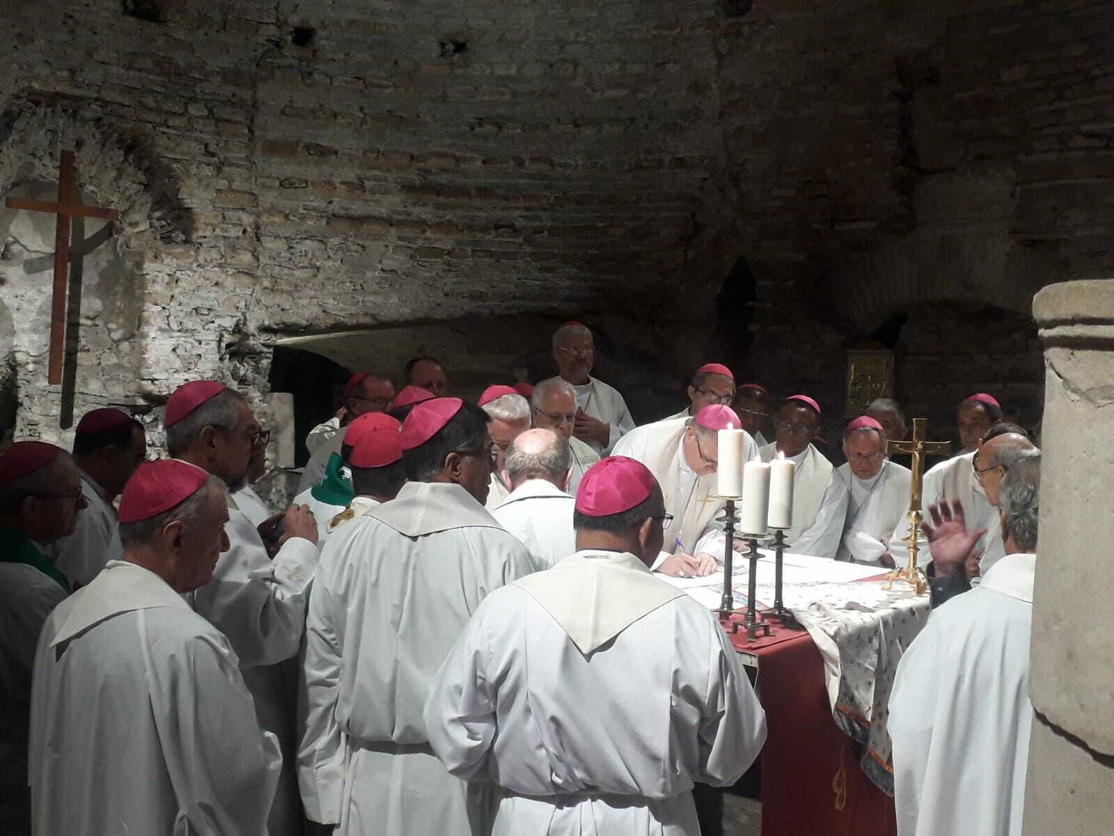 Firma del nuevo Pacto de las Catacumbas